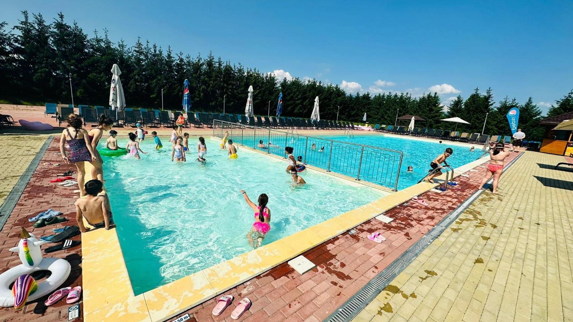 Complex Panicel Rîşnov Luaran gambar