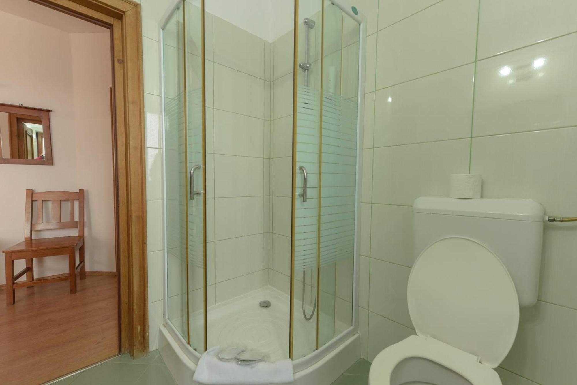 Complex Panicel Rîşnov Luaran gambar