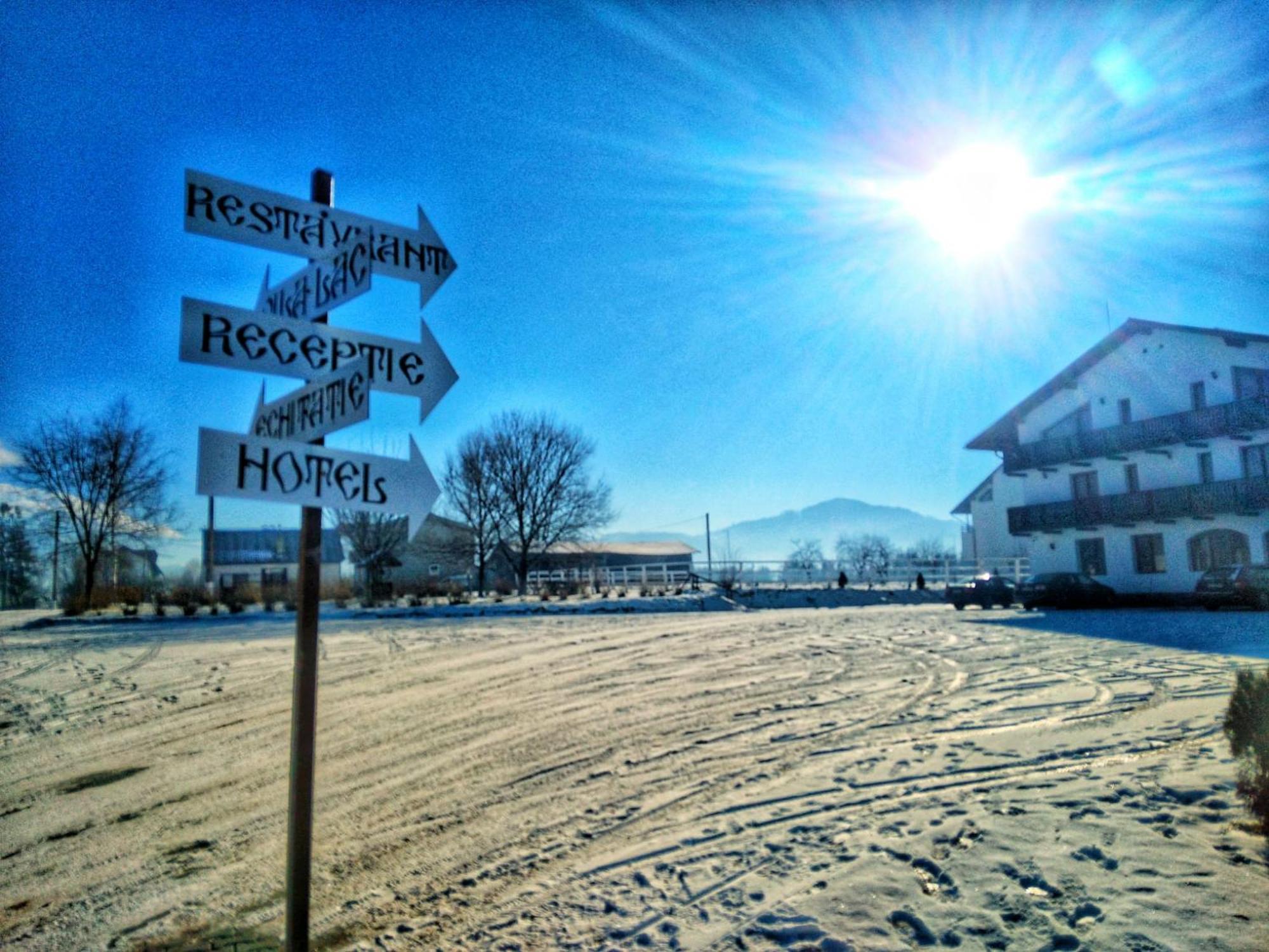 Complex Panicel Rîşnov Luaran gambar